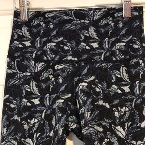 Lululemon 🍋 full length Wunder Unders. 4, EUC